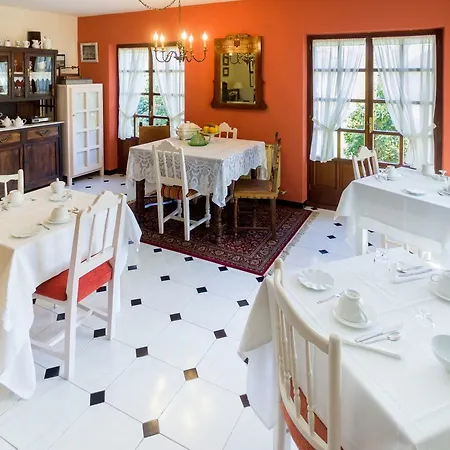 Rural Cabo Hotel Busto